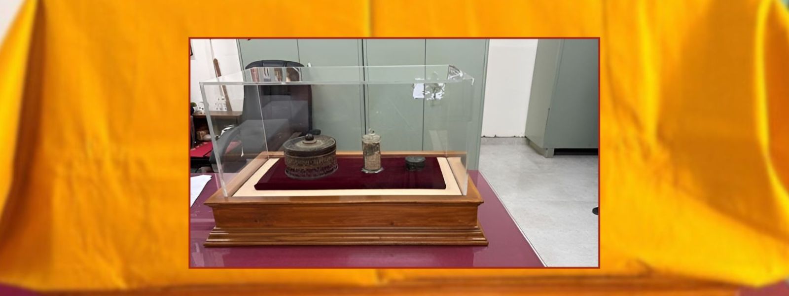 Exposition of Sacred Sarvajña Relics Starts Tomo.